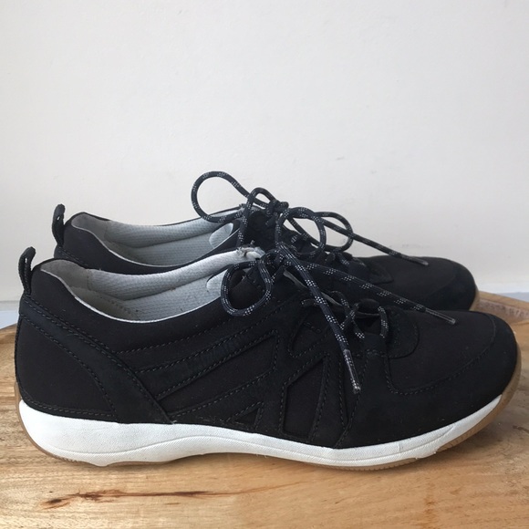 Dansko Shoes - FINAL PRICE! Dansko black leather walking shoes Sz 9.5